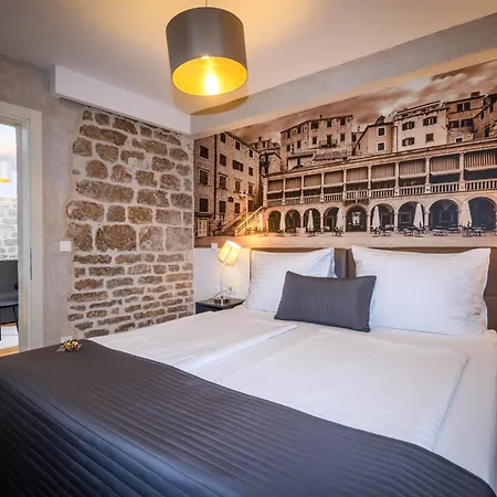 Fenice Palace 招待所 4*