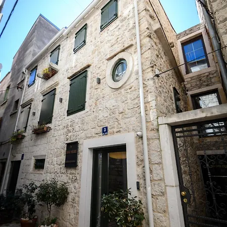 Fenice Palace 招待所 4*