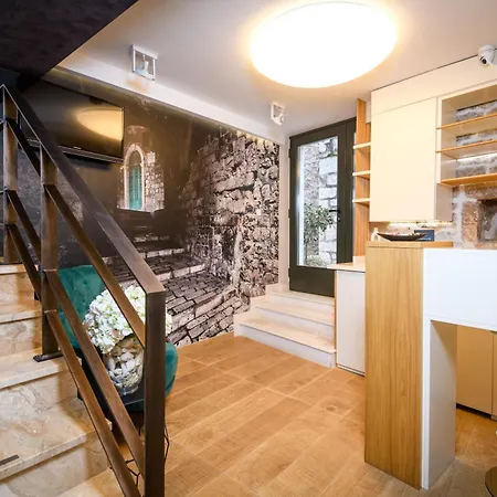 Fenice Palace 招待所 希贝尼克