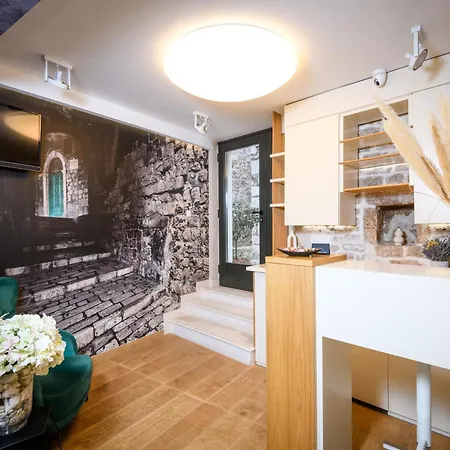 Fenice Palace 招待所 希贝尼克