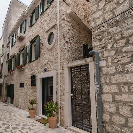 Fenice Palace 招待所 希贝尼克